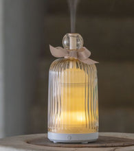 Charger l'image dans la galerie, Diffuseur électrique de brume parfumée Les Intemporelles en verre 100ml
