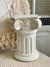 Charger l&#39;image dans la galerie, Socle colonne ronde blanc patiné H30xL20cm
