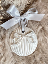 Charger l'image dans la galerie, Décor plâtre boule parfumée - Sapin Doré
