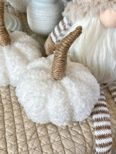 Charger l'image dans la galerie, Citrouille bouclette blanche H11xL10cm
