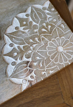Charger l'image dans la galerie, Planche en bois avec décors H58xL25cm
