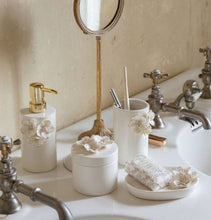 Charger l'image dans la galerie, Distributeur savon liquide Amour de Fleurs céramique blanc/doré
