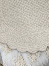 Charger l&#39;image dans la galerie, Set de table boutis rond beige 40cm
