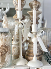 Charger l&#39;image dans la galerie, Chandelier métallique crème avec noeud PM H25xL10cm
