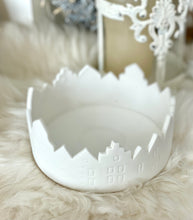 Charger l&#39;image dans la galerie, Plateau maisons céramique blanc cassé GM 22cm
