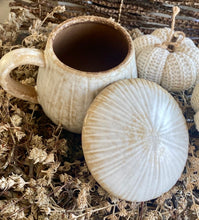 Charger l'image dans la galerie, Mug champignons avec couvercle en céramique H14xL12cm
