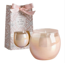 Charger l'image dans la galerie, Bougie parfumée 170g Fête Nacrée Mathilde M- senteur Thé de Fête
