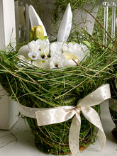 Charger l'image dans la galerie, Panier en fausse herbe avec ruban pois non garni GM H22xL20cm
