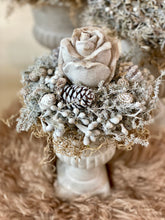 Charger l&#39;image dans la galerie, Couronne garnie gris/blanc 20cm
