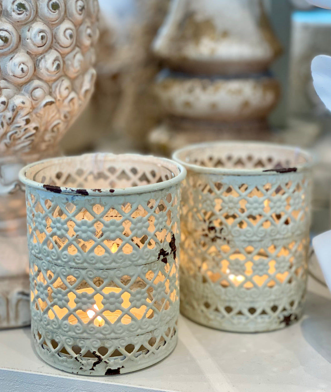 Photophore ajouré antique crème H10xL8cm