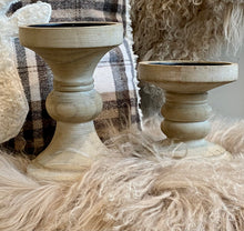 Charger l'image dans la galerie, Bougeoir bois naturel PM H13xL12cm
