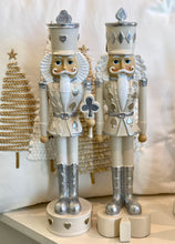 Charger l'image dans la galerie, Casse noisette crème /argenté H17xL4cm
