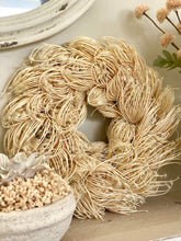 Charger l'image dans la galerie, Couronne fleurs séchées crème 40cm
