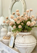 Charger l'image dans la galerie, Branche fleurie artificielle vieux rose 35cm
