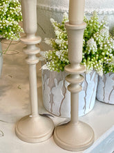 Charger l'image dans la galerie, Bougeoir métallique beige PM H25xL10cm ( sans la bougie)
