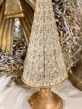 Charger l&#39;image dans la galerie, Sapin de Noël résine antique crème MM H32xL12cm
