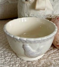Charger l'image dans la galerie, Bol céramique poule blanc cassé H8xL13cm
