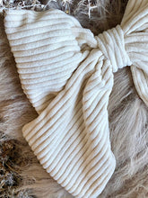 Charger l'image dans la galerie, Noeud en velours côtelé beige H28cm
